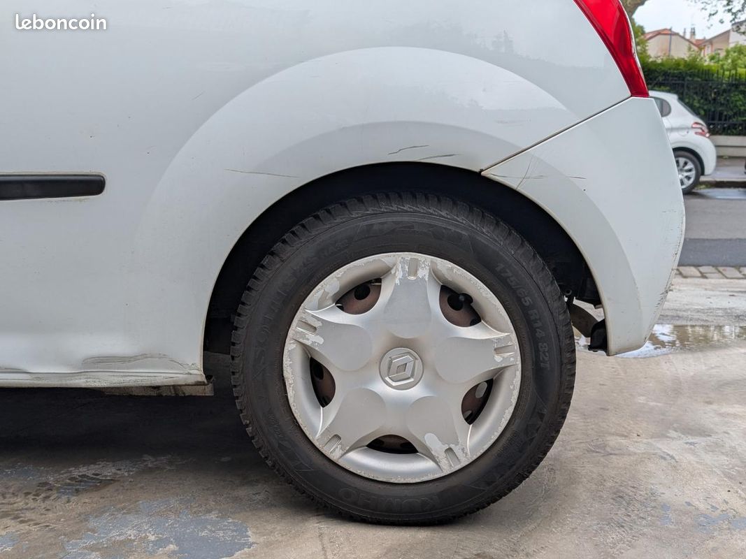 RENAULT TWINGO II 1.5 dCi 65ch Authentique (image 15)