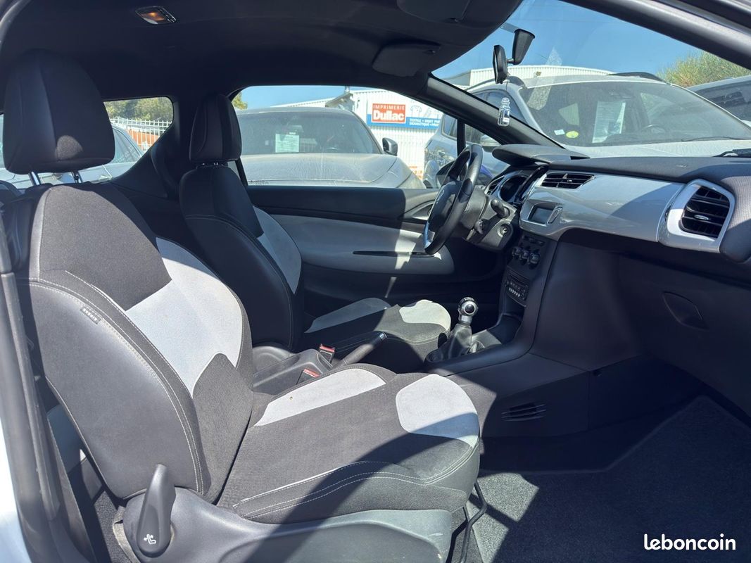 Citroen DS3 1.2 VTI PURETECH CHIC (image 7)