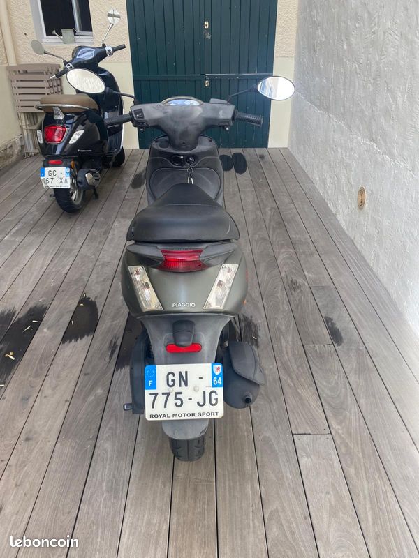 Scooter Piaggio ZIP 4 temps, 2023 (image 3)