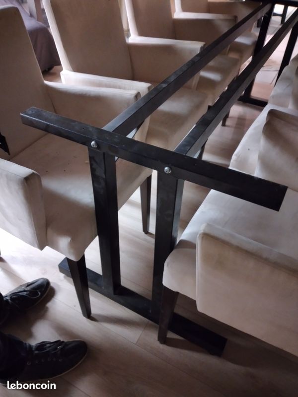 Pied de table design pour grande table (image 2)