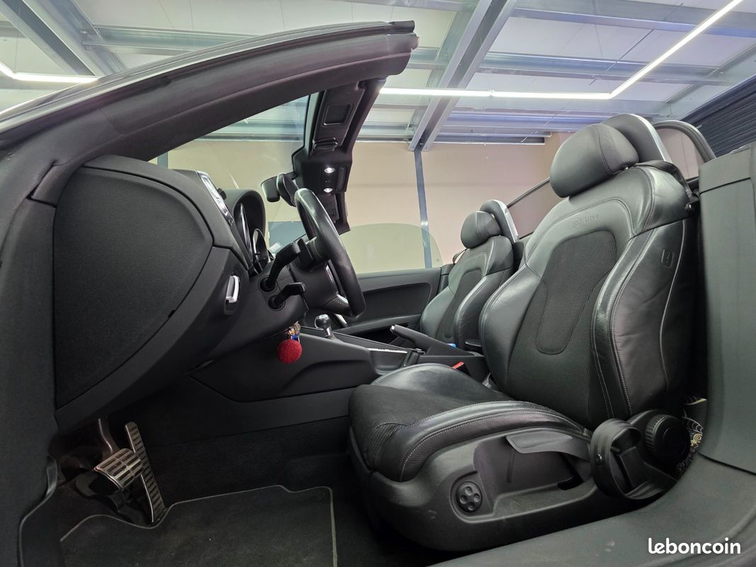 Audi TT cabriolet 2.0 TFSI / sieges chauffants / Bluetooth / feux auto / climatisation auto (image 13)