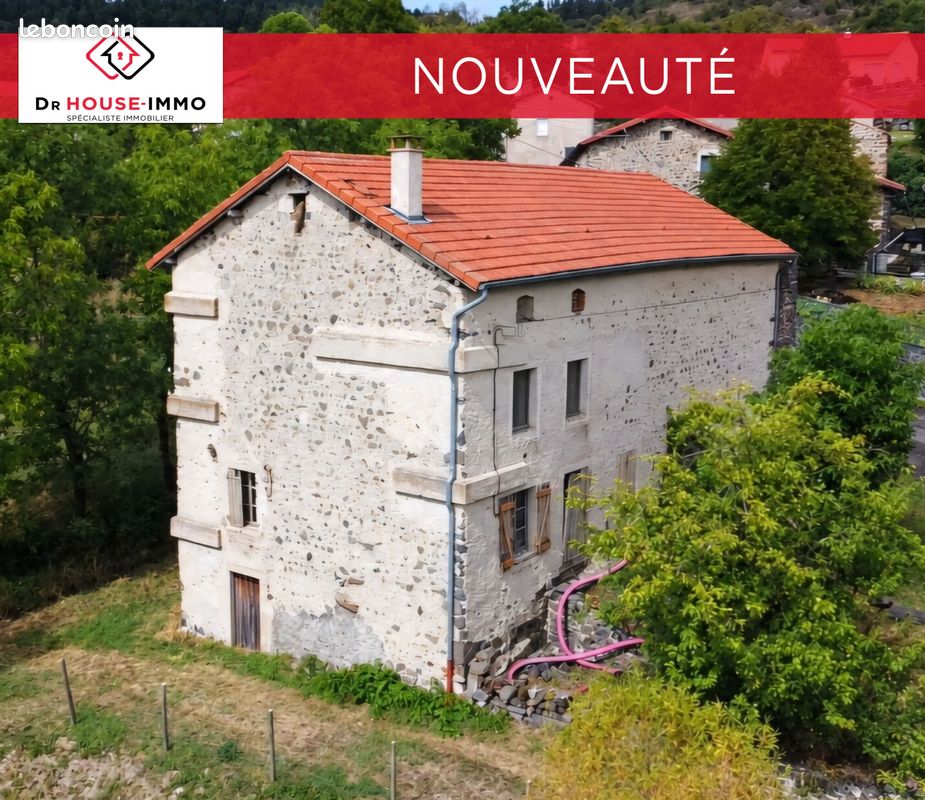 Maison 5 pièces 200 m² · à Lantriac · 200 m² · 88 000 €