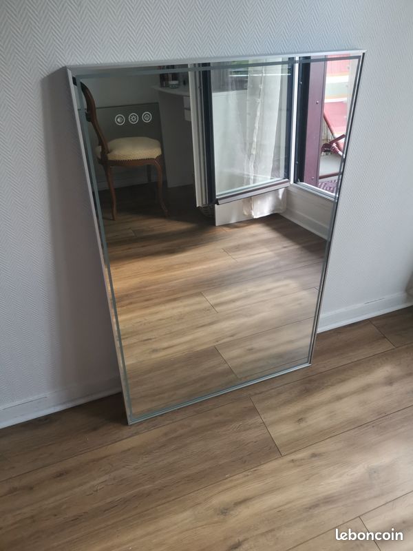 Miroir rétro éclairé pour salle de bain (image 1)