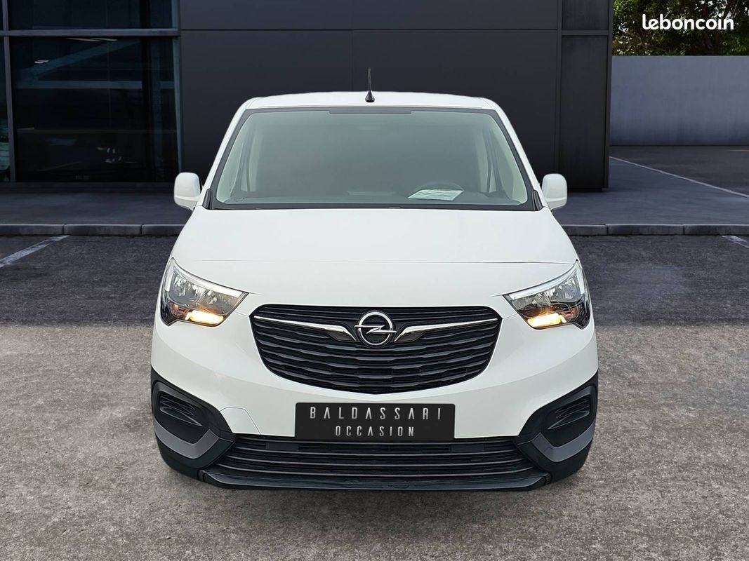 Opel combo cargo 1.5 130 ch s/s l1h1 standard pack clim (image 9)