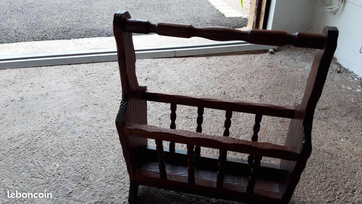 Porte revue en bois (image 1)