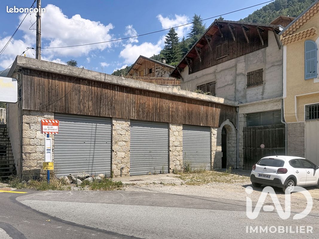 Immeuble 172 m² · à Saint-Martin-Vésubie · 172 m² · 380 000 €