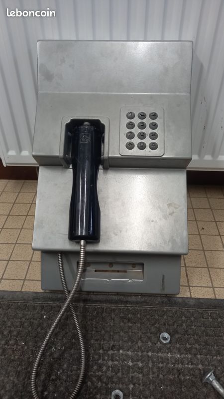 Ancien téléphone ptt (image 1)