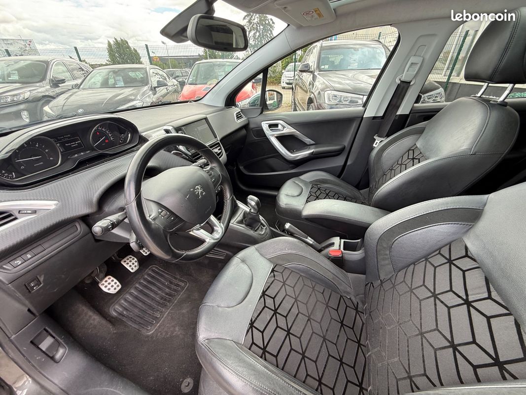 Peugeot 208 generation-i 1.6 bluehdi 100ch feline - catrplay - gps - toit panoramique - rard de recul - clim (image 27)