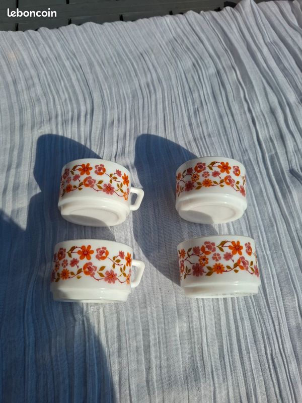 Lot De 4 Tasses Vintage Himark - Plastique Rouge Et Blanc, Anneau Atomique, Taiwan