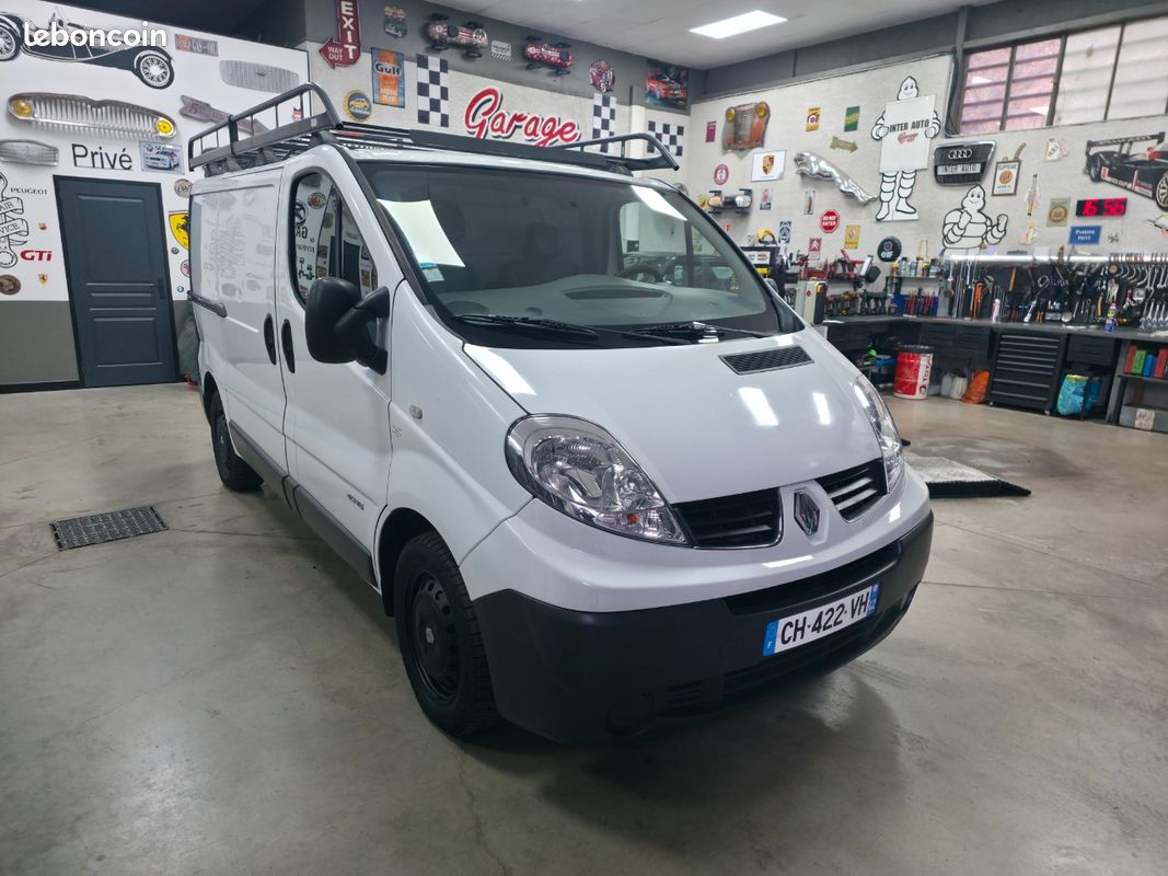 Renault trafic dci 115 cv 140 600 kms 3 places échelle galerie (image 2)