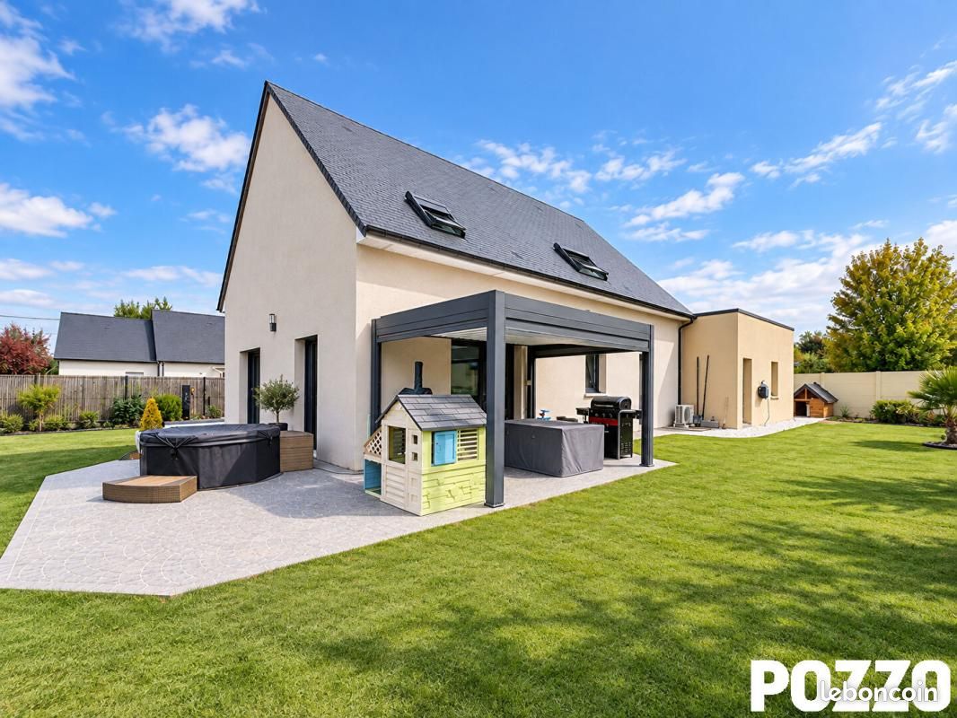 Maison 8 pièces 160 m² · à Genêts · 160 m² · 418 000 €