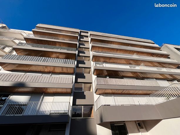 Appartement 21 pièces 451 m²
