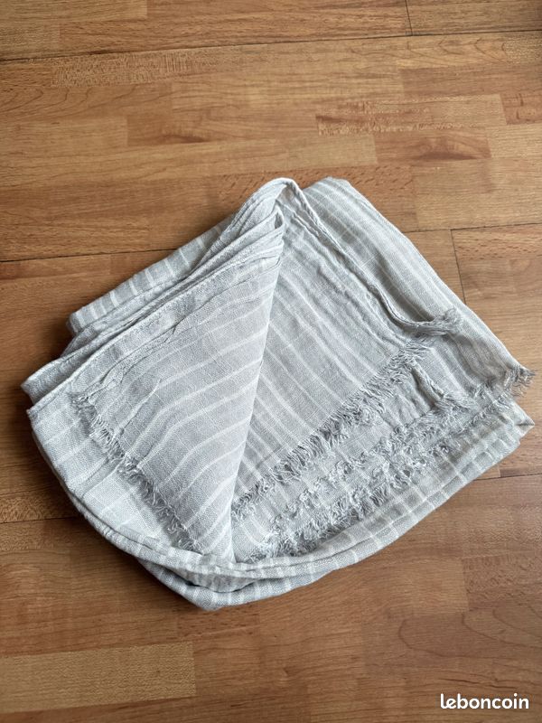 Cheche Foulard Gris Clair Rayures Blanches (image 4)