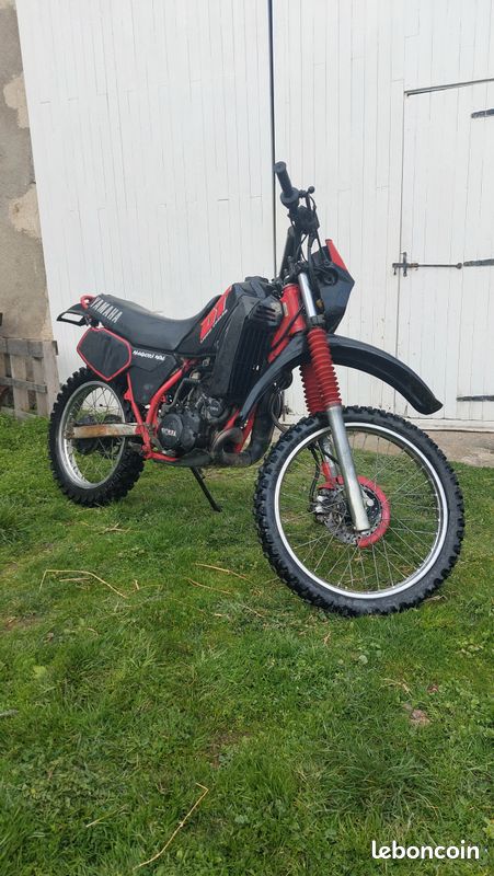 Yamaha DT 125cc - Motos