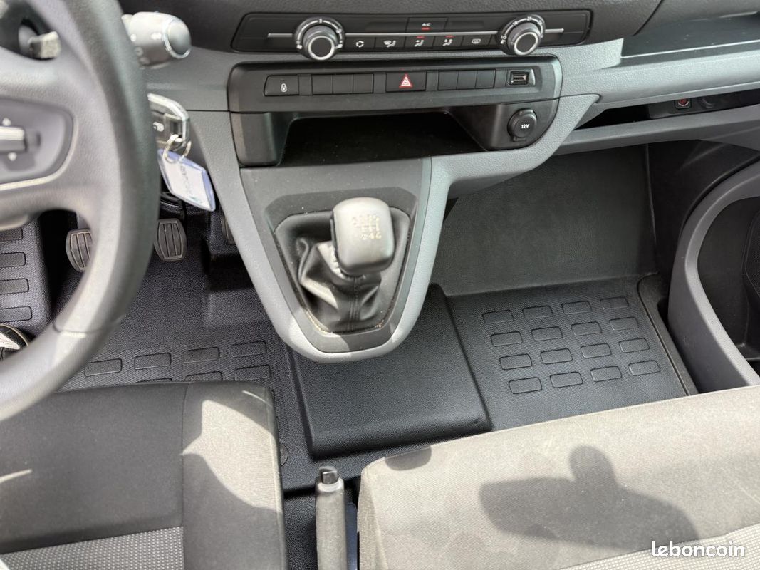 OPEL VIVARO L1 Standard 1.5 D - 120 COMBI 2019 Combi PHASE 1 (image 16)