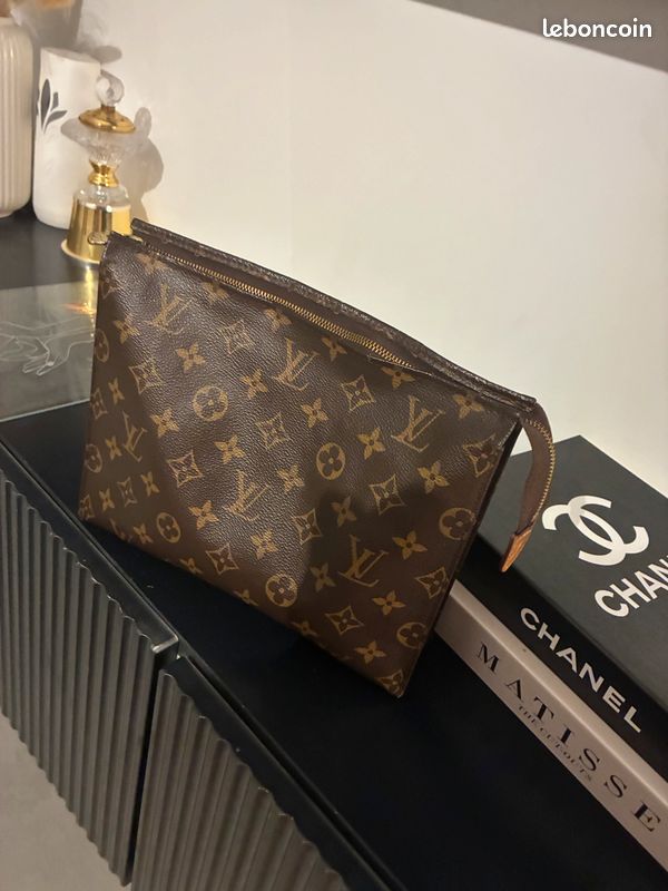 Trousse toilette 26 Louis Vuitton (image 1)