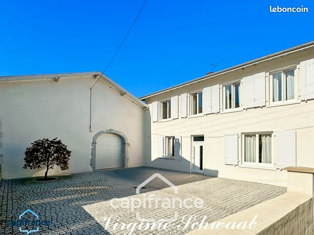 Maison 7 pièces 261 m²