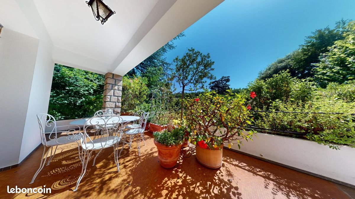 Maison 7 pièces 182 m² · à Francheville · 182 m² · 720 000 €