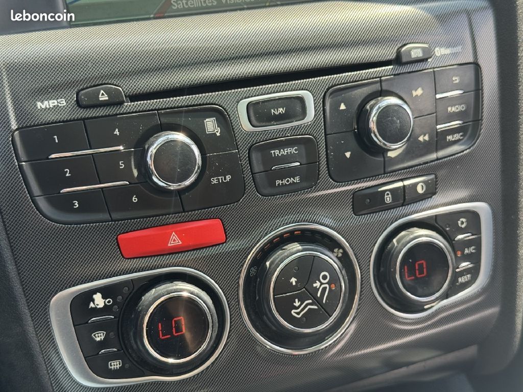 Citroën C4 e-HDi 115 Exclusive + ETG6 (image 9)