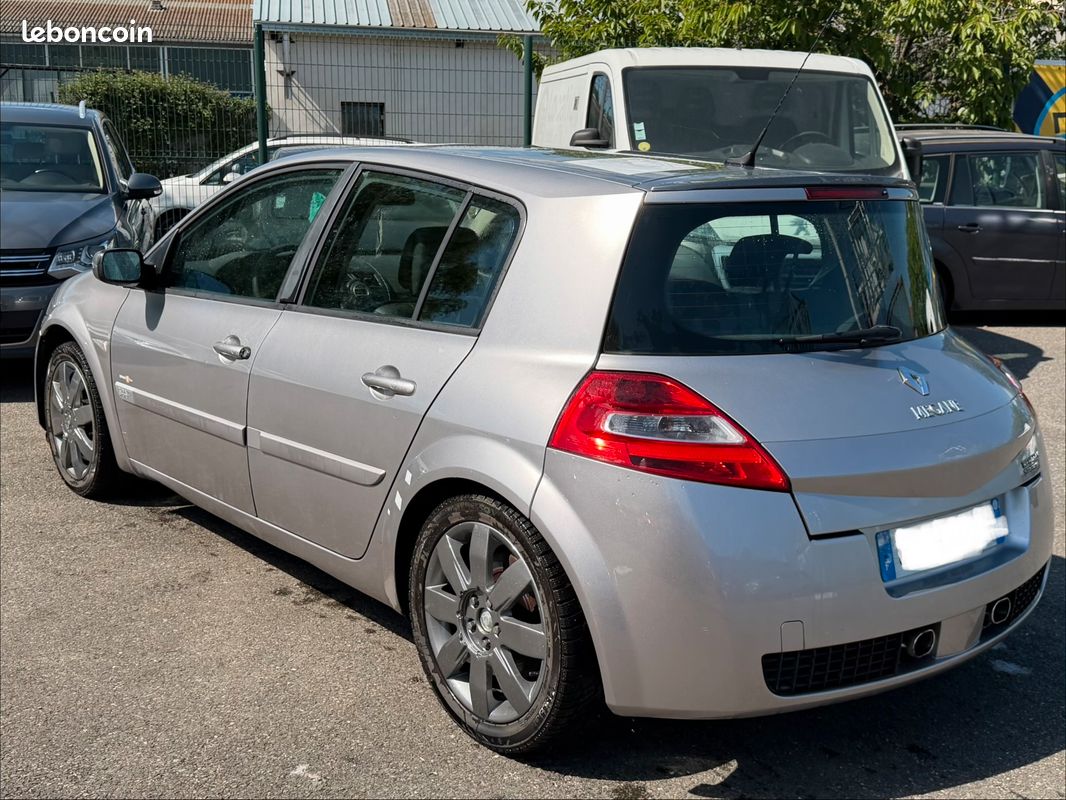 Renault Megane RS F1 TEAM 224ch (image 4)