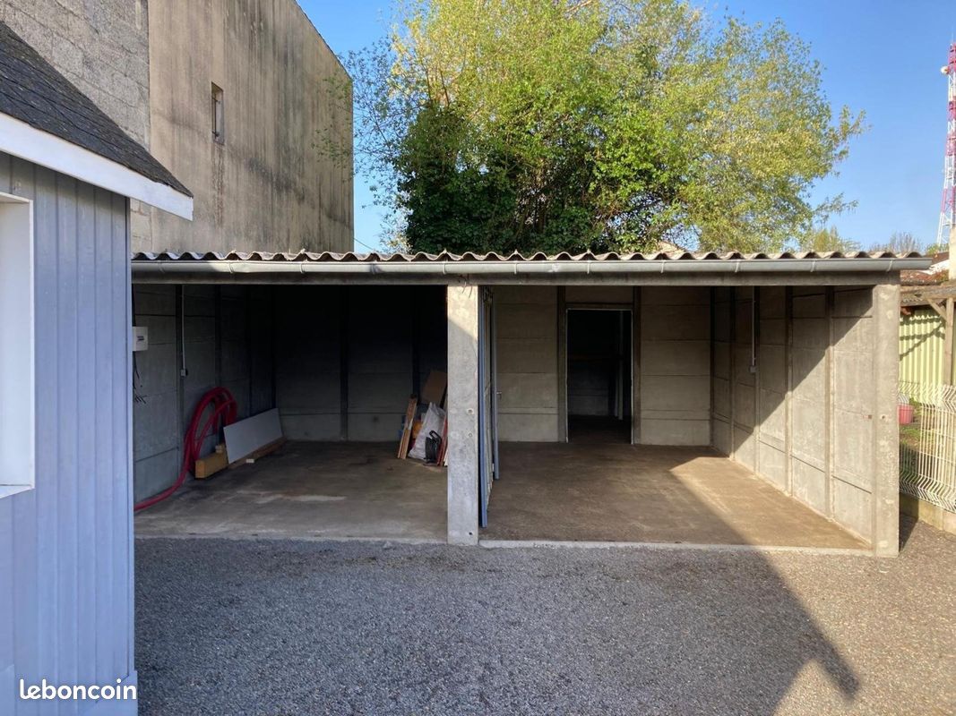 Parking/box 150 m² ARVEYRES · 58 000 €