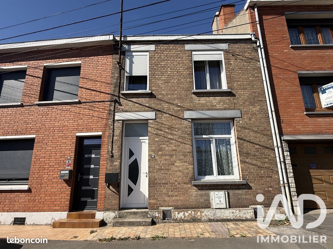Maison 4 pièces 121 m² · à Hénin-Beaumont · 121 m² · 157 000 €