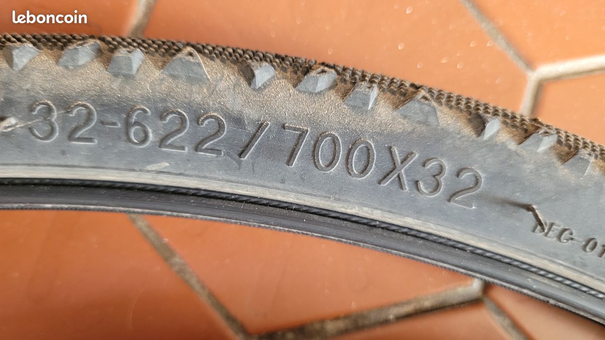 Pneus gravel btwin 700 x 32 tringles rigides (image 2)