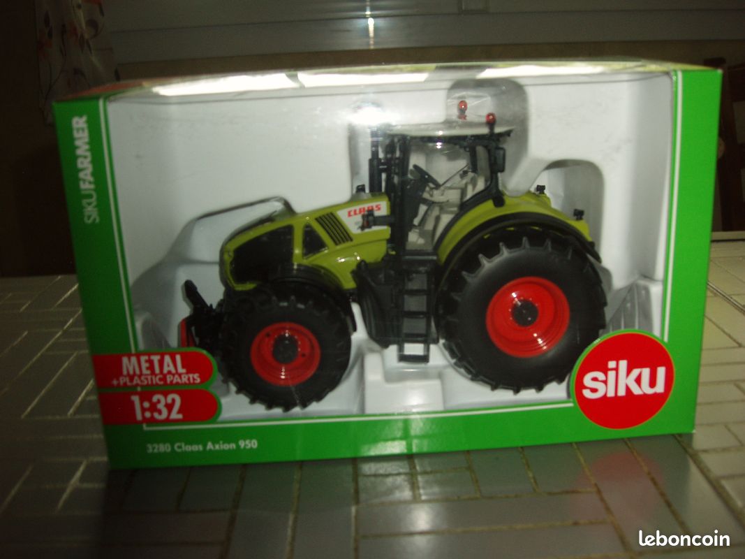 Tracteur Claas Axion 950 SIKU 1/32 – Métal, Cabine Amovible, Capot Ouvrant – Vert, 19,2 Cm