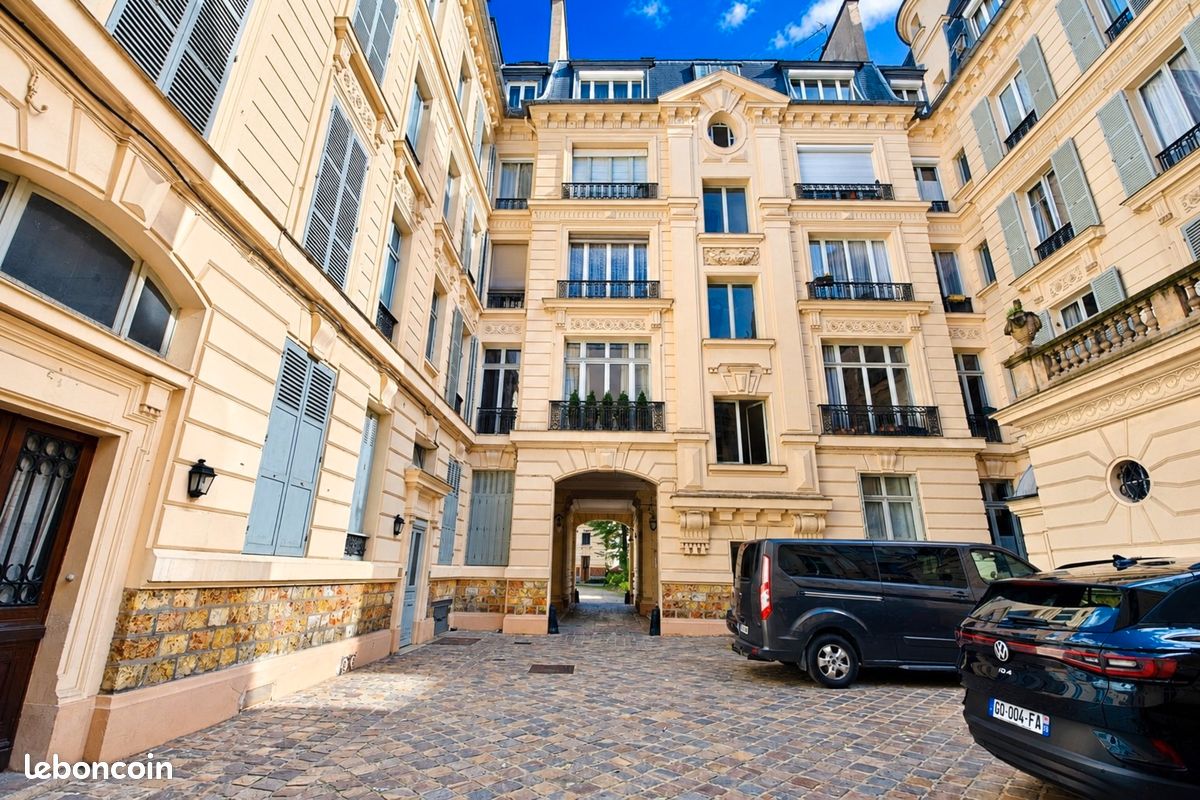 Appartement 6 pièces 153 m² · à Versailles · 153 m² · 1 295 000 €