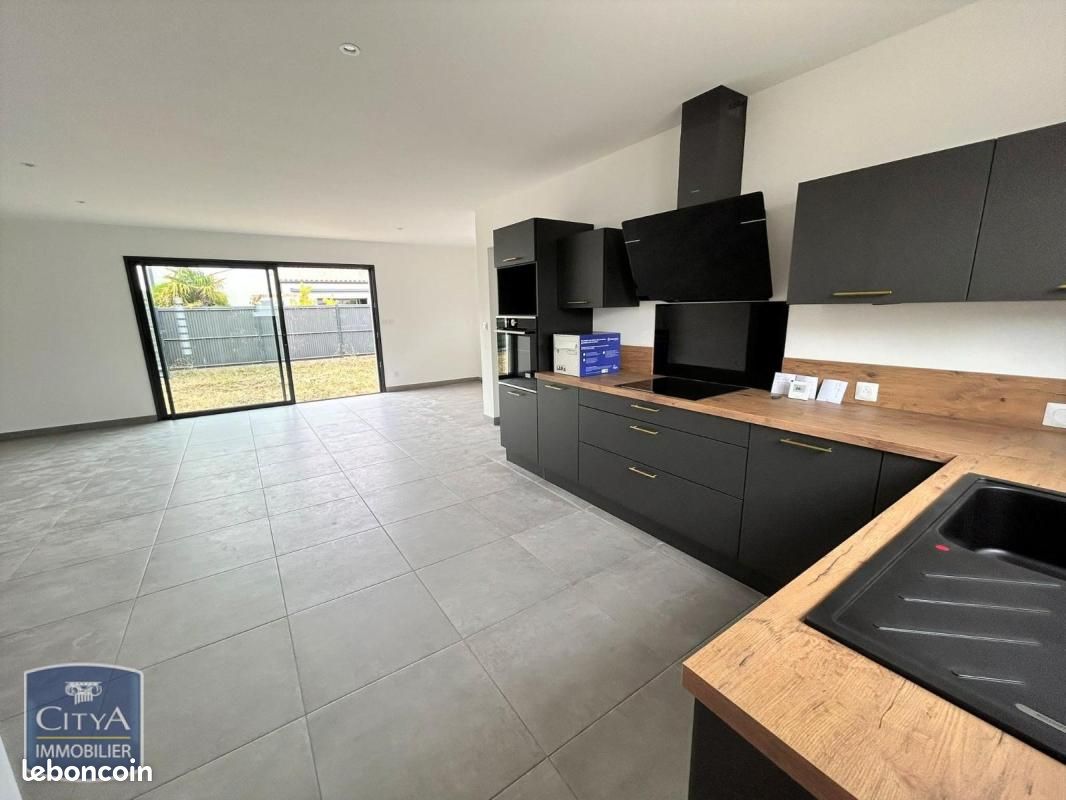 Maison 4 pièces 85 m² · à Aigrefeuille-d'Aunis · 85 m² · 1 150 €/mois