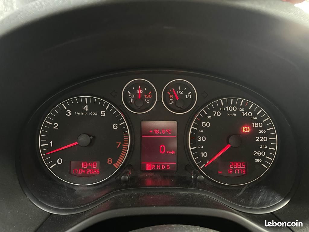AUDI A3 Quattro 3.2i V6 - DSG 8P - Ambition Luxe / Sièges chauffants - Attelage (image 23)