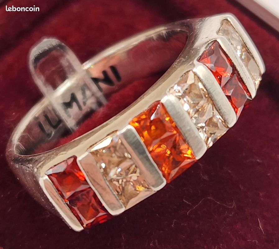 Bague En Argent Massif - Pierre Centrale Orange Carrée Entourée De Zirconiums - Taille 56 - Occasion