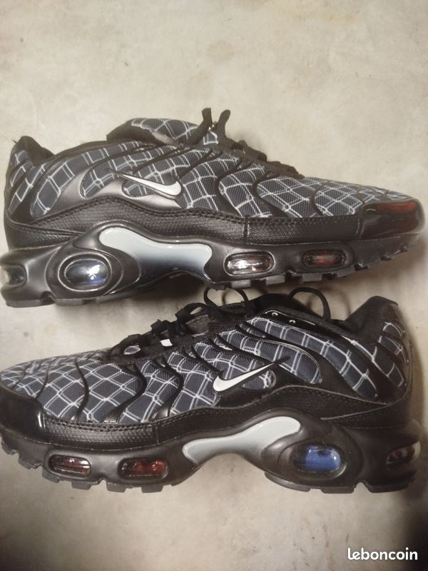 Chaussures Peloton Homme – Taille 43 (US 10), Noires, Cuir, Neuves Avec Défaut Mineur
