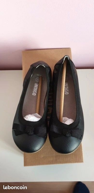 Ballerine fille besson cuir noir p 30 neuf (image 2)