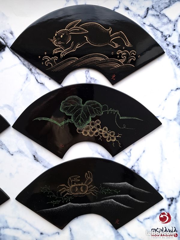 Plateau en bois utilisable pour la cérémonie du thé en laque Ryukyu et technique Maki-E - Crabe (image 5)