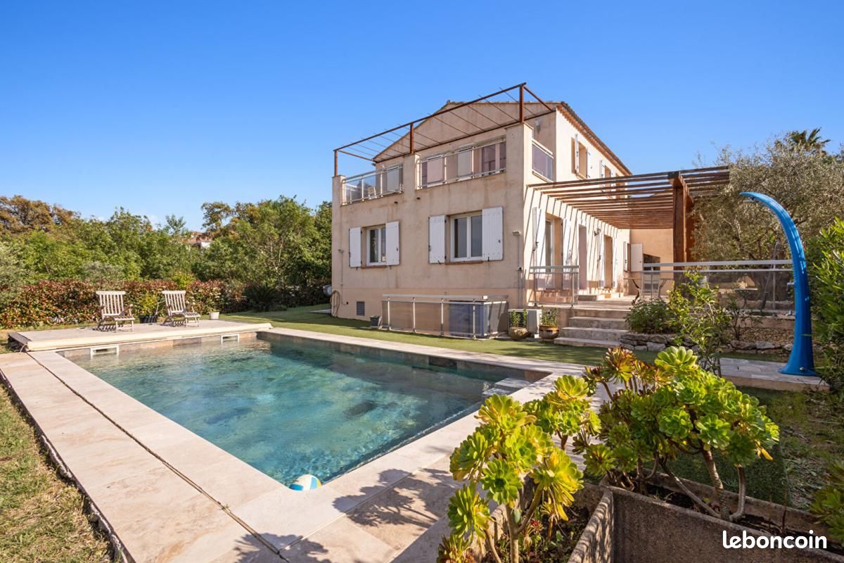 Maison 7 pièces 164 m² · à Cogolin · 164 m² · 869 000 €