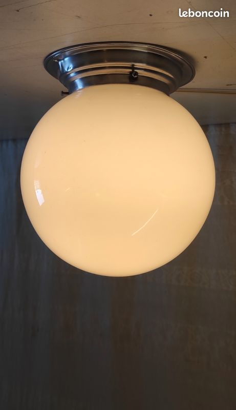 Lampe palmier en céramique et globe opaline blanche année 70 Lampe palmier en céramique et globe opaline blanche année 70