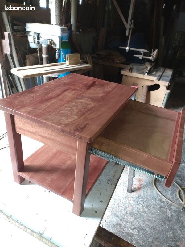 Table basse en bois dur (Moabi) (image 3)