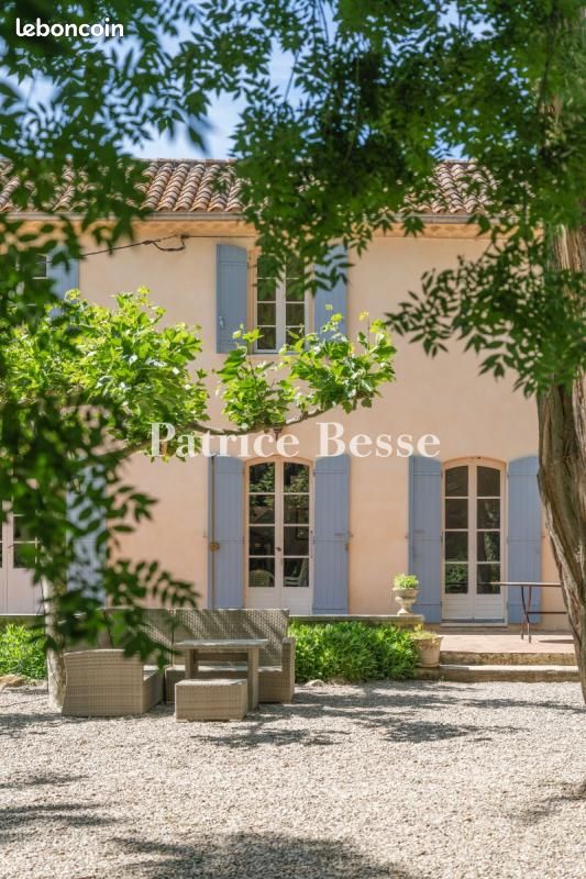 Maison 12 pièces 250 m² · à Avignon · 250 m² · 880 000 €