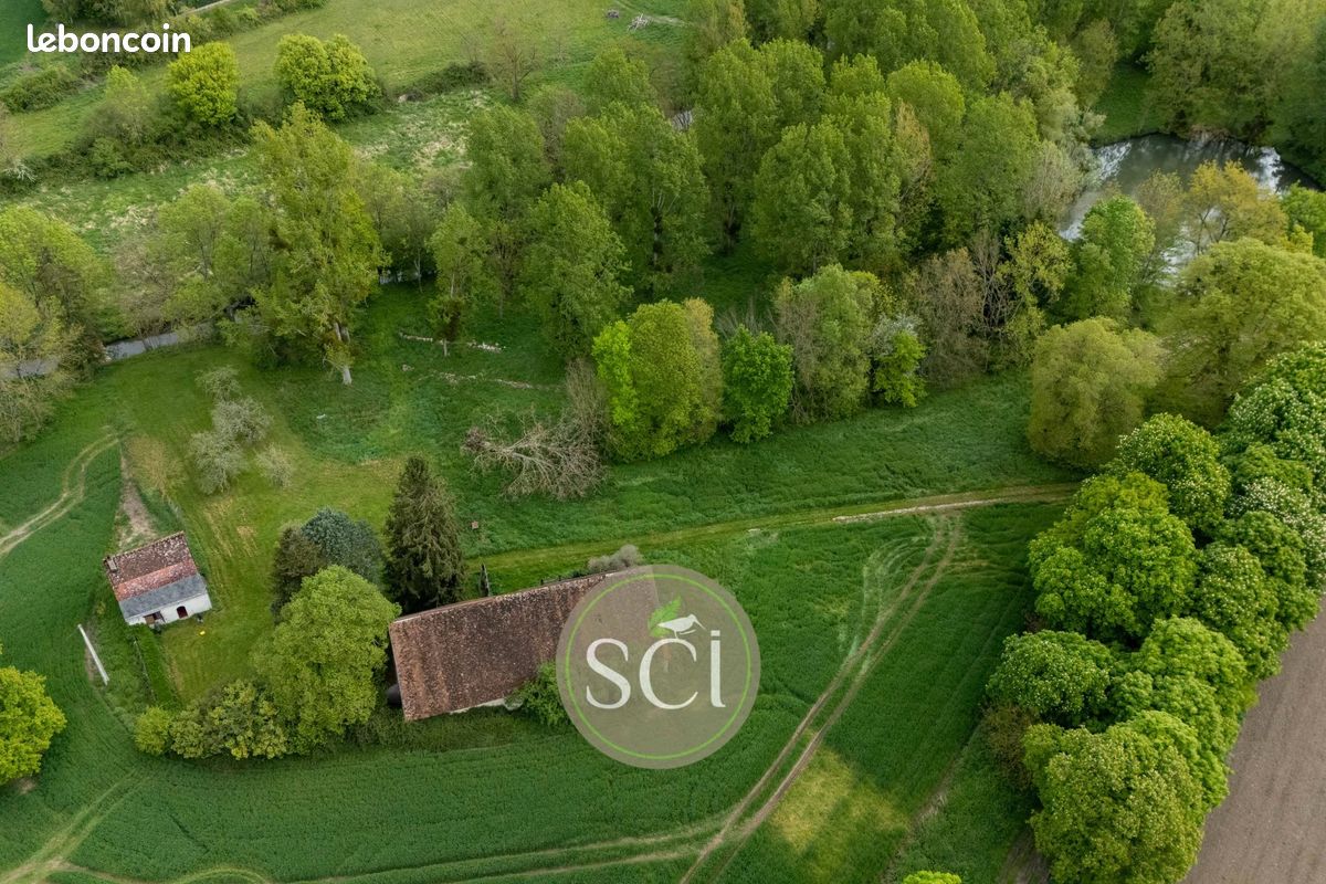 Terrain Cour-Cheverny · 297 000 €