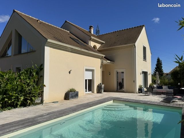 Maison 8 pièces 225 m² · à Médan · 225 m² · 795 000 €