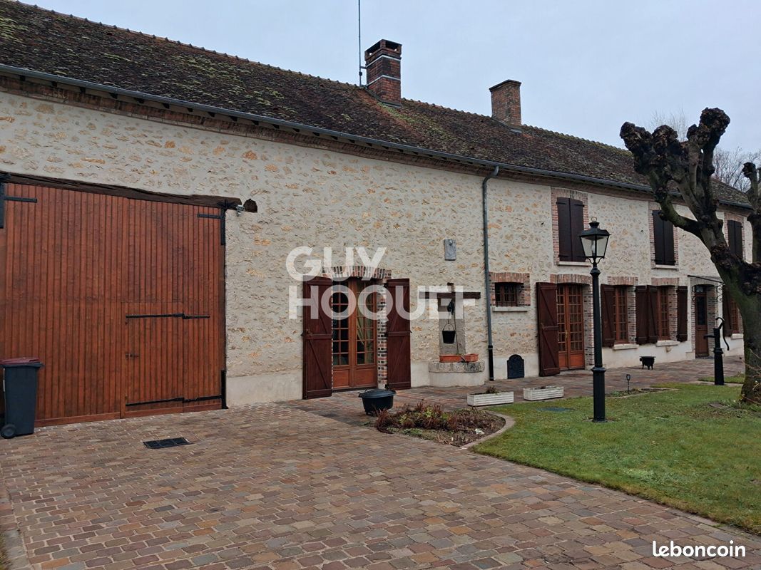 Maison 6 pièces 221 m² · à Longueville · 221 m² · 328 000 €