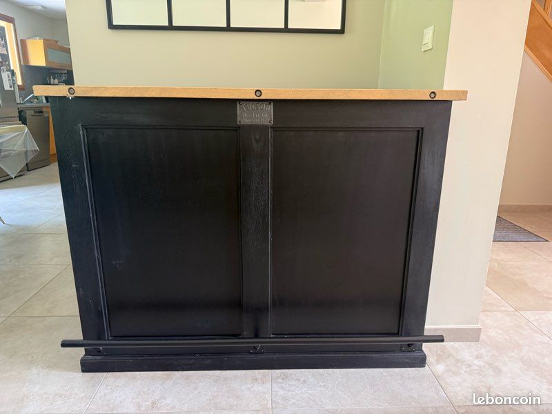 Bar (image 1)