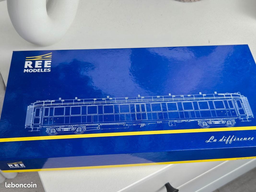 Ree Modeles VB371 – Set De 3 Voitures Bacalan B11/B11/B3 SNCF – Époque III – HO (1/87)