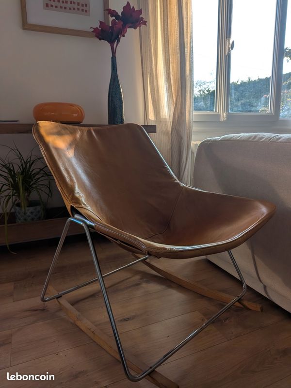Fauteuil à bascule en cuir (image 1)