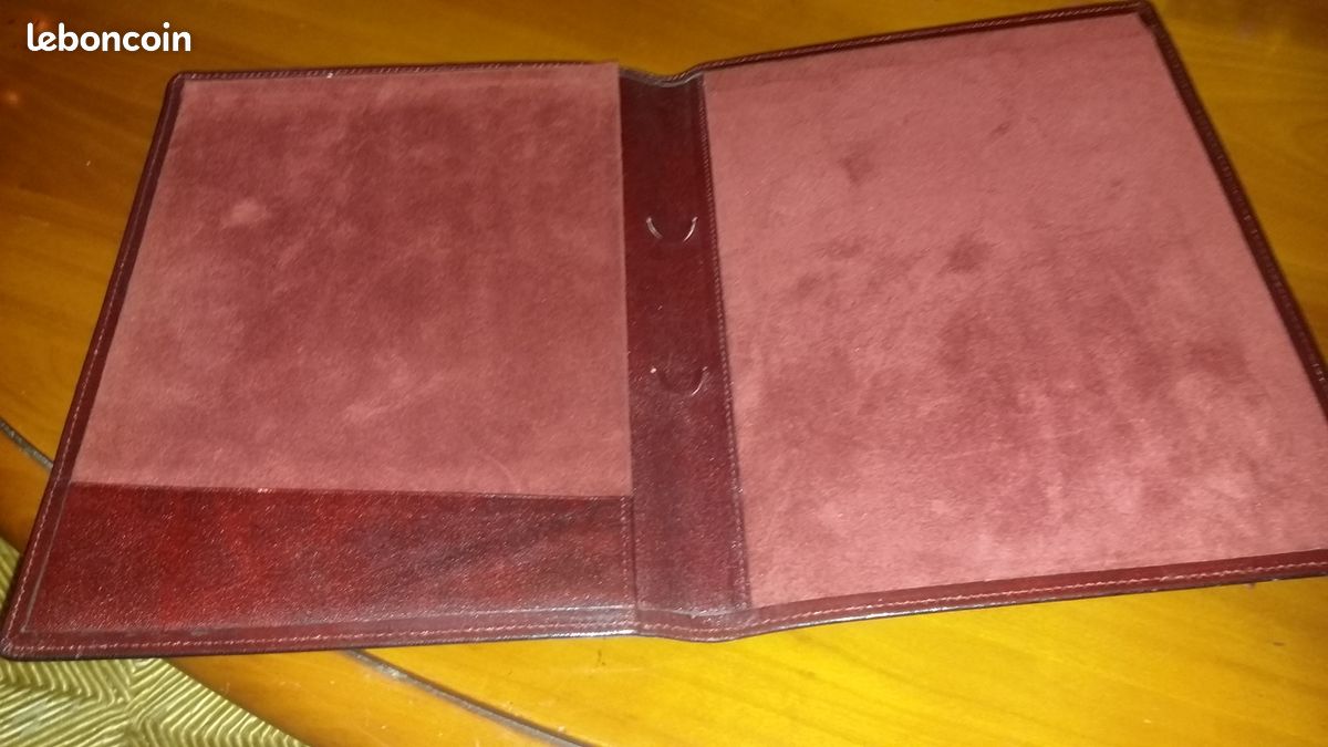 Pochette cuir bordeau pour livre neuve (image 2)