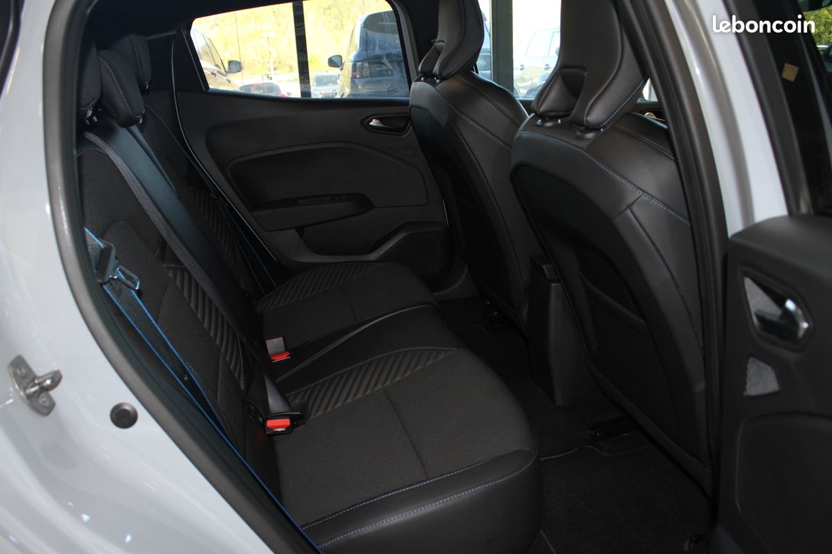 Renault Clio 1.0 Tce 90 ch Esprit Alpine ( Gris Rafale / 1er Main / Android Auto /Camera de recul) (image 4)