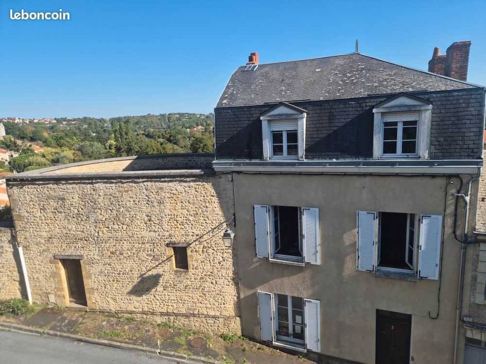 Maison 7 pièces 205 m² · à Thouars · 205 m² · 158 000 €