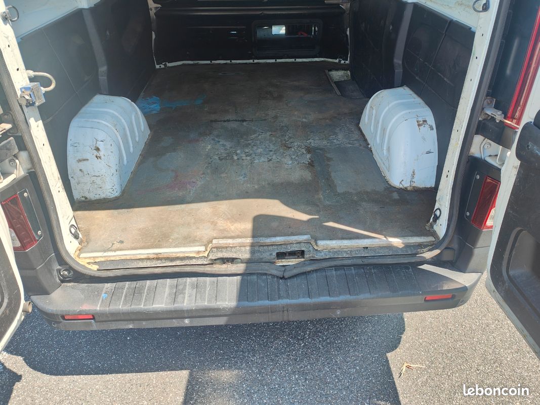 Renault trafic 3 2.0 dci 120 cv grand confort (image 5)