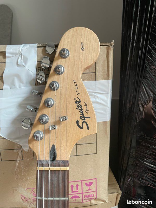 Guitare électrique Squier Strat et ampli (image 3)